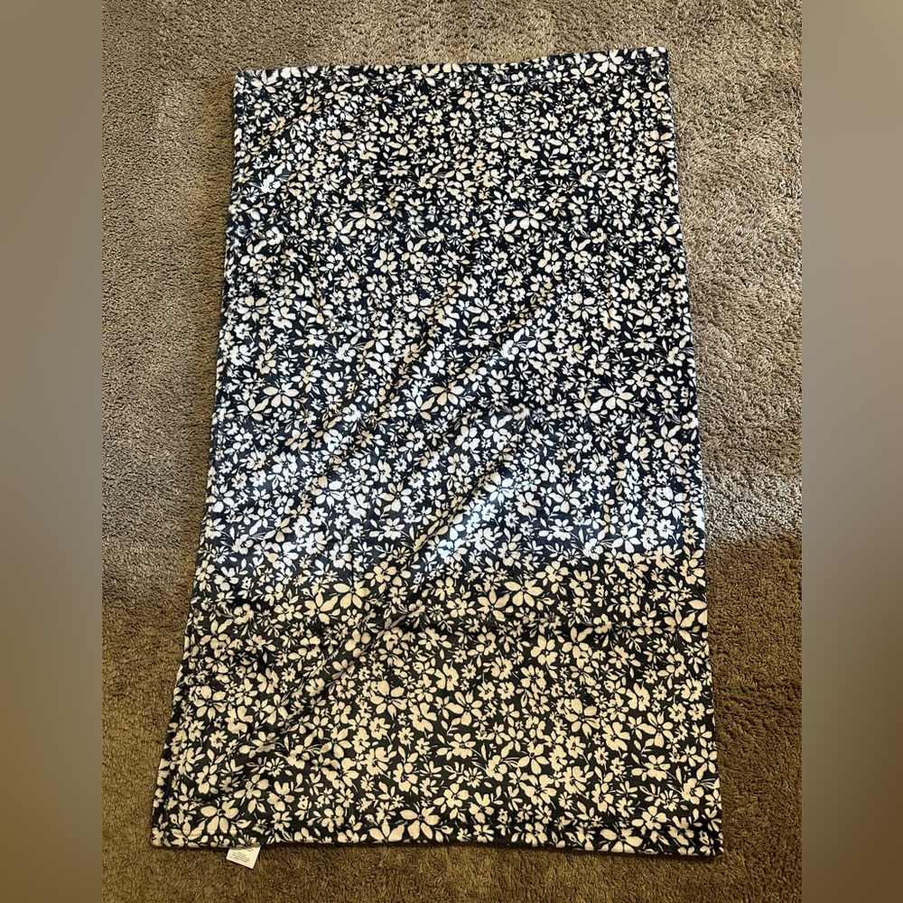 Vintage karl lagerfeld “black and sliver” throw blanket